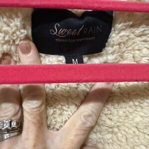 Long shirt/jacket. Very cozy, warm, and so comfortable. Size medium.